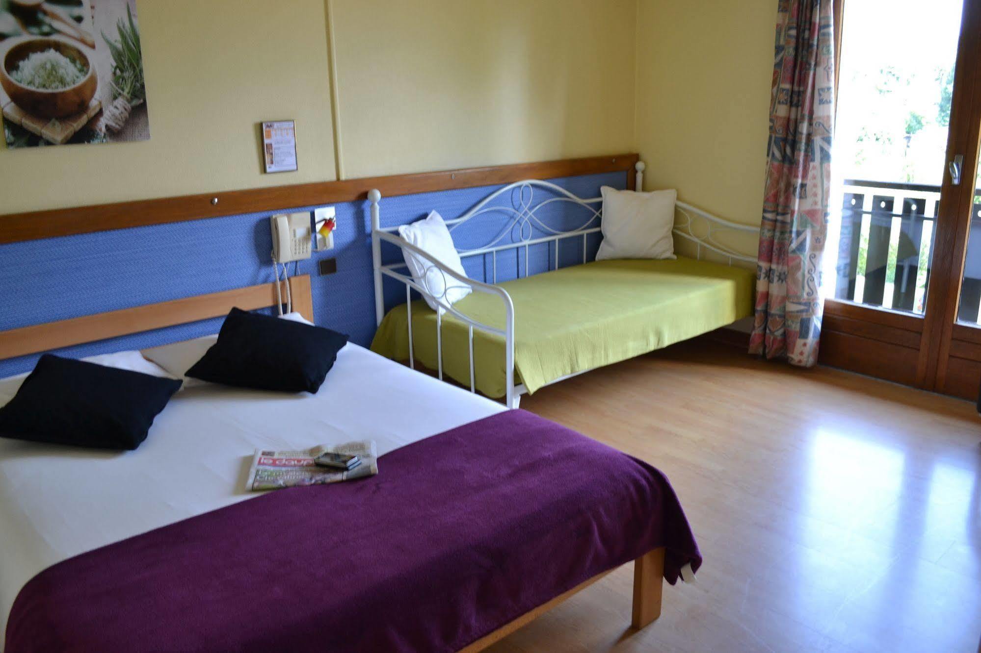 Hotel Restaurant Davat Brison-Saint-Innocent Zewnętrze zdjęcie